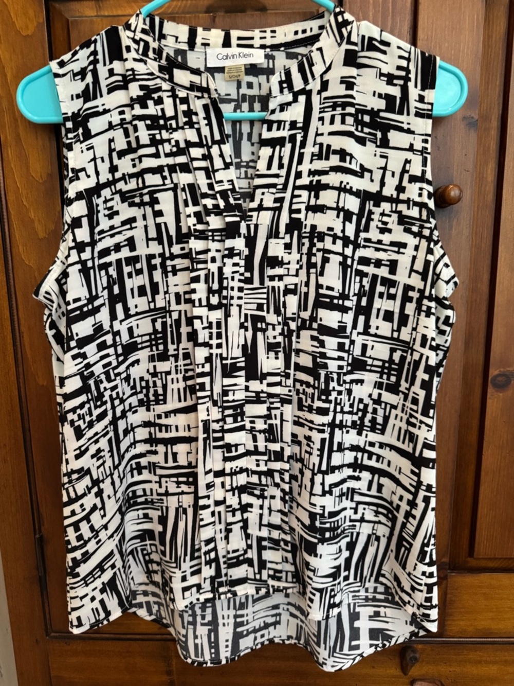Calvin Klein Size Small Black and White Geometric Printed Sleeveless Top EUC
